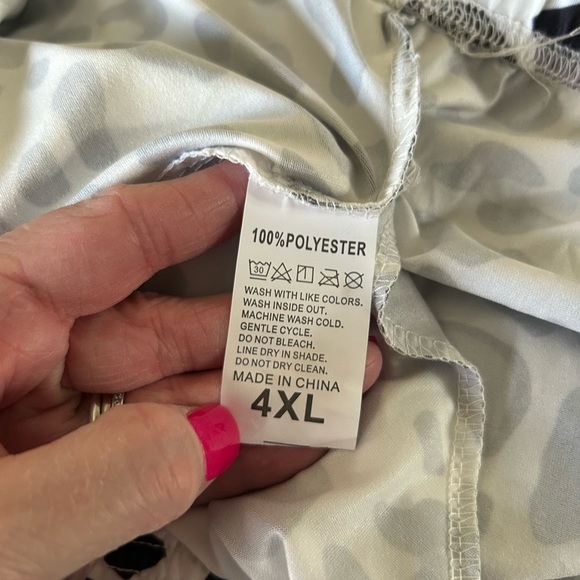 Unbranded Women’s Plus Size Animal Print 2 piece Set - Picture 4 of 4